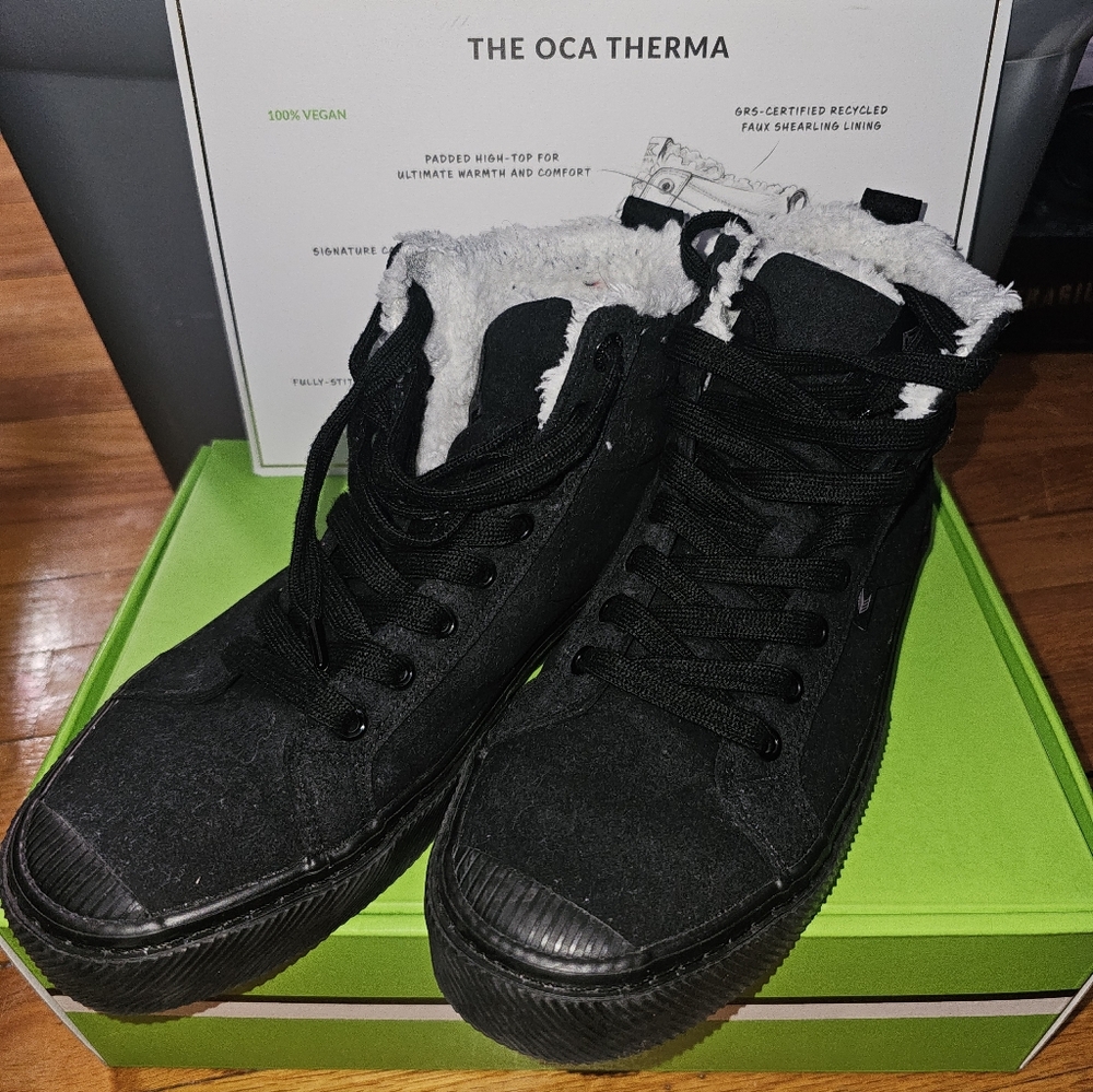 Cariuma Black Suede Fleece Boots - The OCA High Therma Black Suede Boot  W9.5 M8